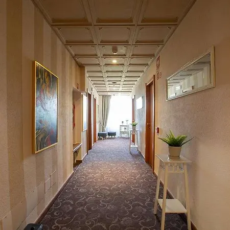 Hotel La Bergamina - *